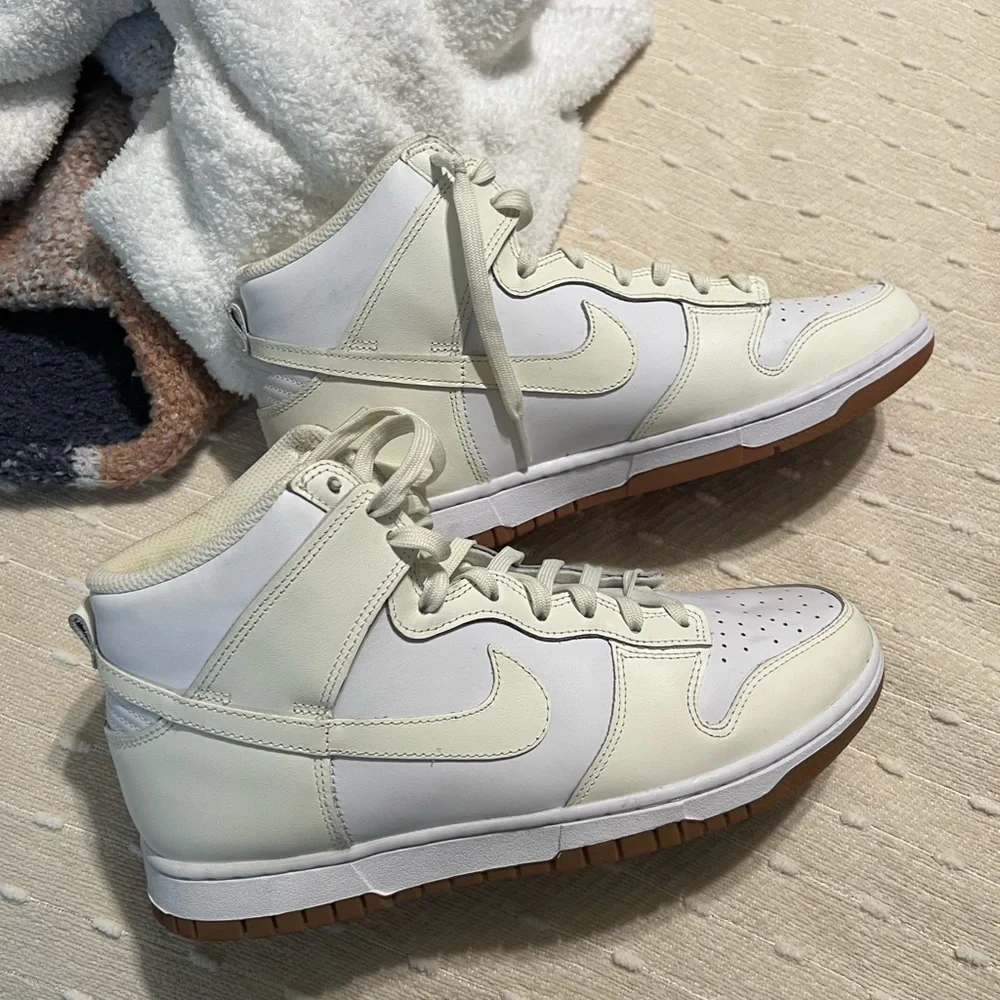 Nike dunks - Picture 2 of 3